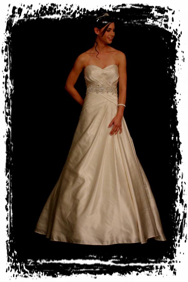 wd51y0012-wedding-dresssesgownstrourokke-