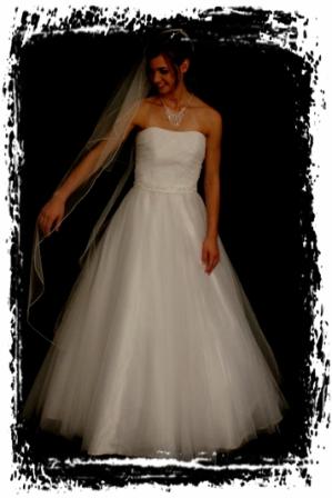 wdft20w00360-wedding-dressesgownstrourokke-